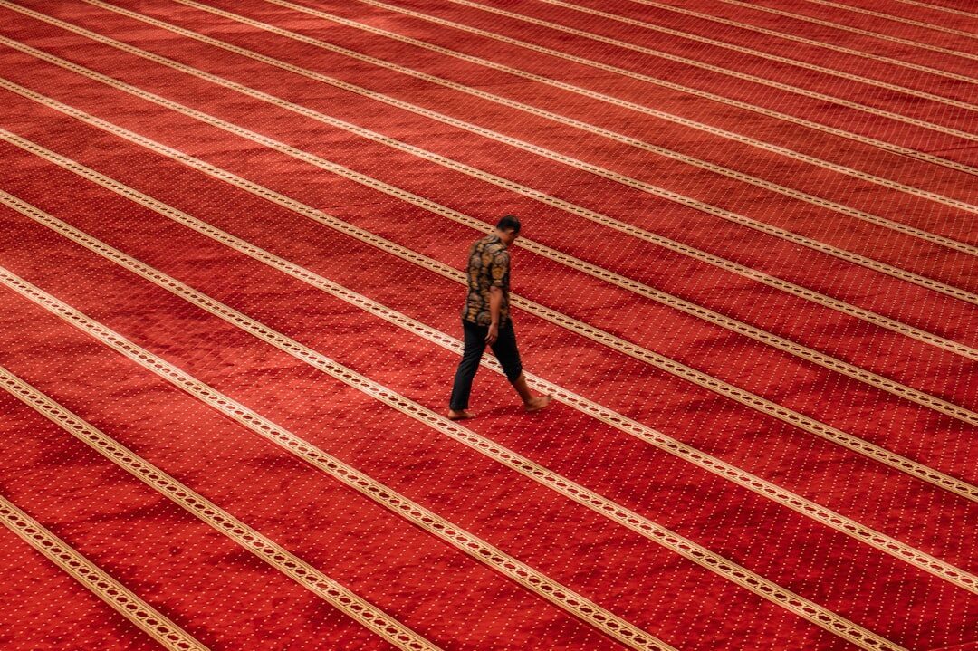 celebrity on red carpet